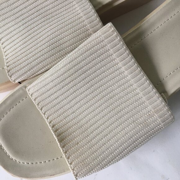 NWT Slyde Pillow Slide Women's Size 10 White Cushion Cream Sandals Slippers Spa - Picture 11 of 14